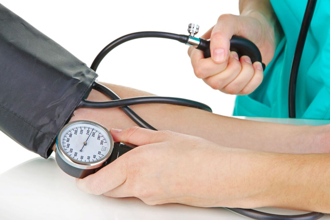 Druckmessung und Behandlung von Bluthochdruck mit Kapseln Cardiform